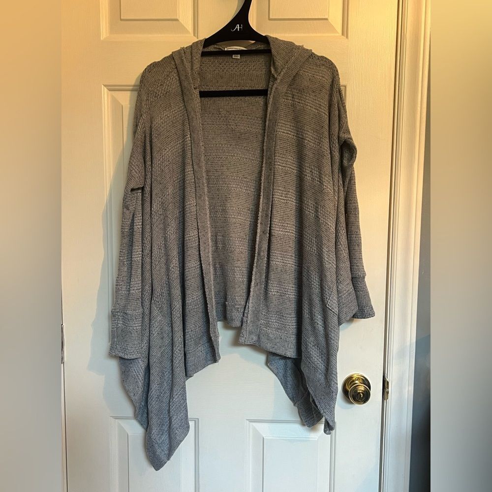 American Eagle Gray Open Front Cardigan Small Asymmetrical Hem Drape Sweater